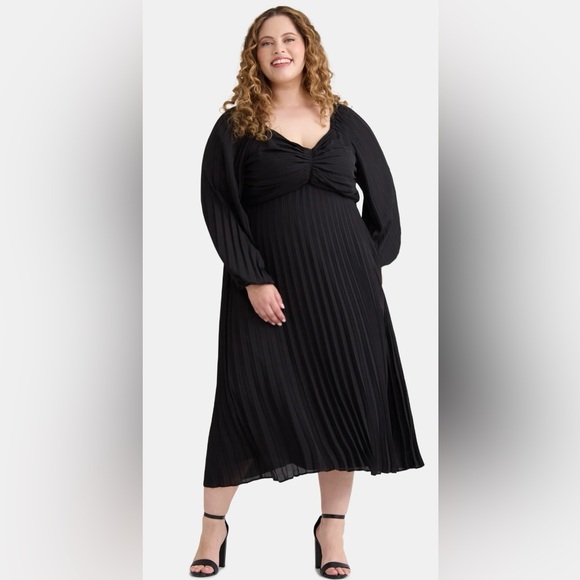 Terra & Sky Dresses & Skirts - Elegant Black Pleated Dress